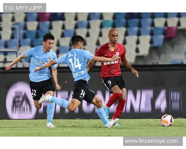 儒尼奥尔足球明星的辉煌历程与对现代足球的深远影响解析