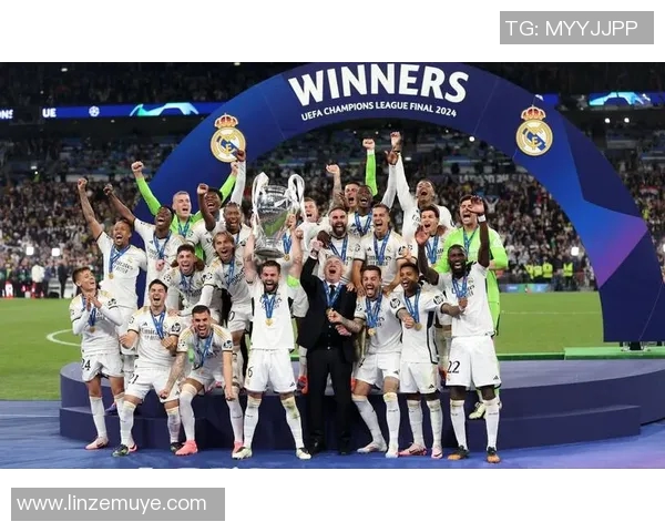 两位足球明星的传奇故事与他们对足球的热爱与奉献