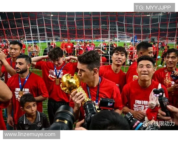 足球明星中谁的篮球技艺最为出众引发球迷热议